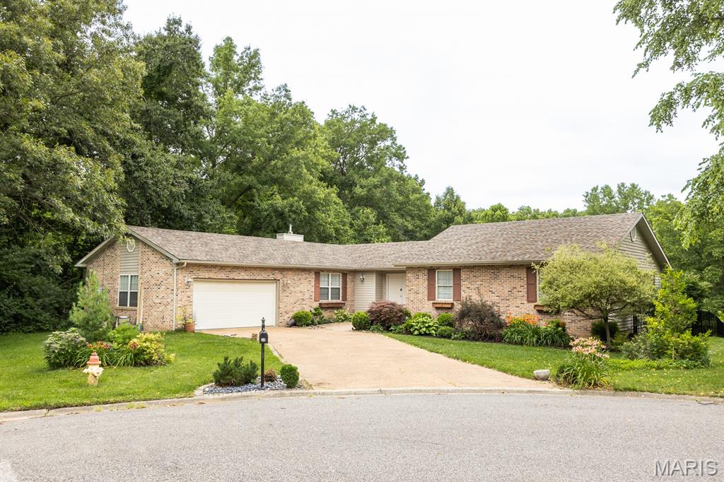 Photo of 10 Ryan Circle Lebanon IL 62254