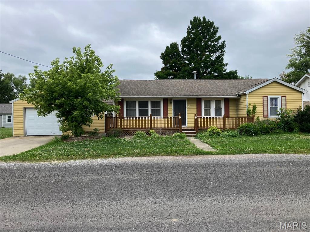 Photo of 325 S Pine Street Breese IL 62230