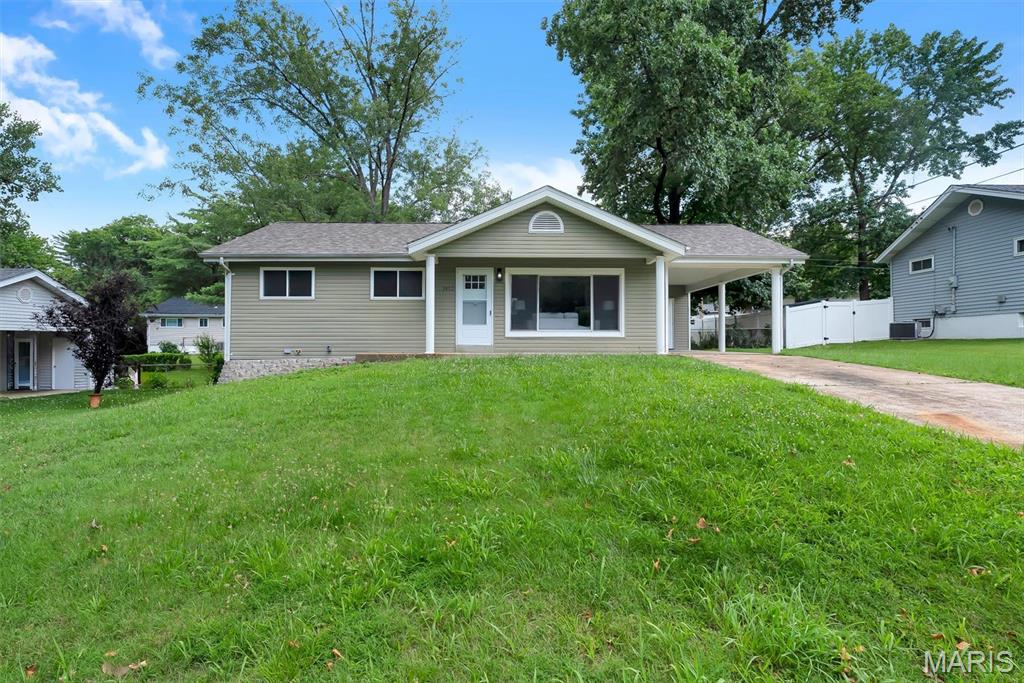 Photo of 1412 Windward Ridge Drive St Louis MO 63127