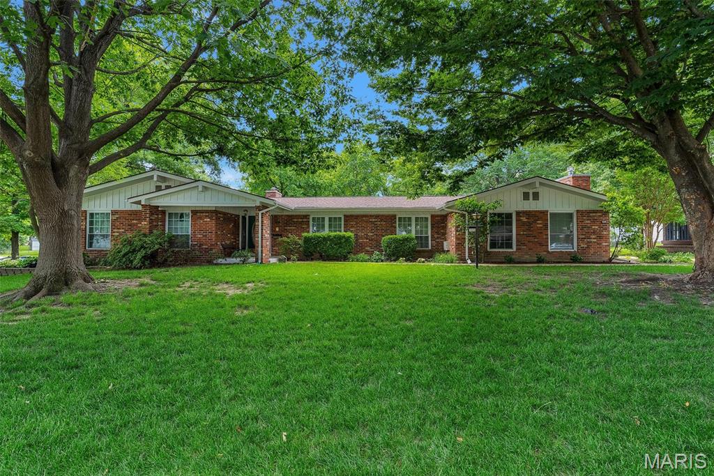Photo of 1010 Dovergate Drive Kirkwood MO 63122