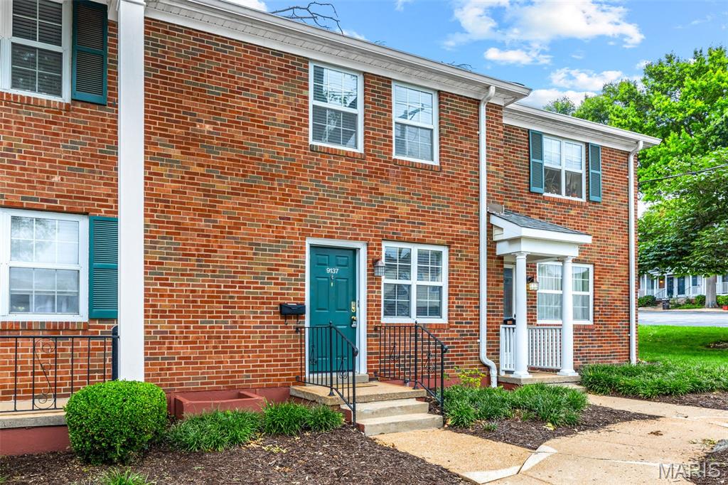 Photo of 9137 North Swan Circle St Louis MO 63144