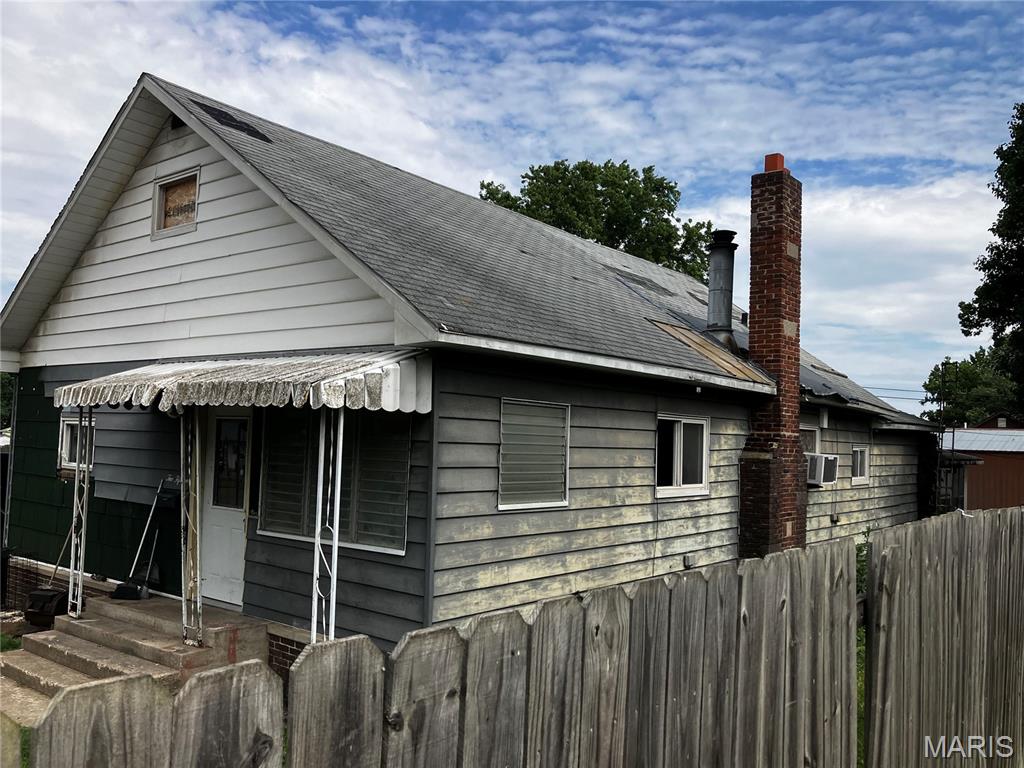 Photo of 215 W 4th Street West Frankfort IL 62896