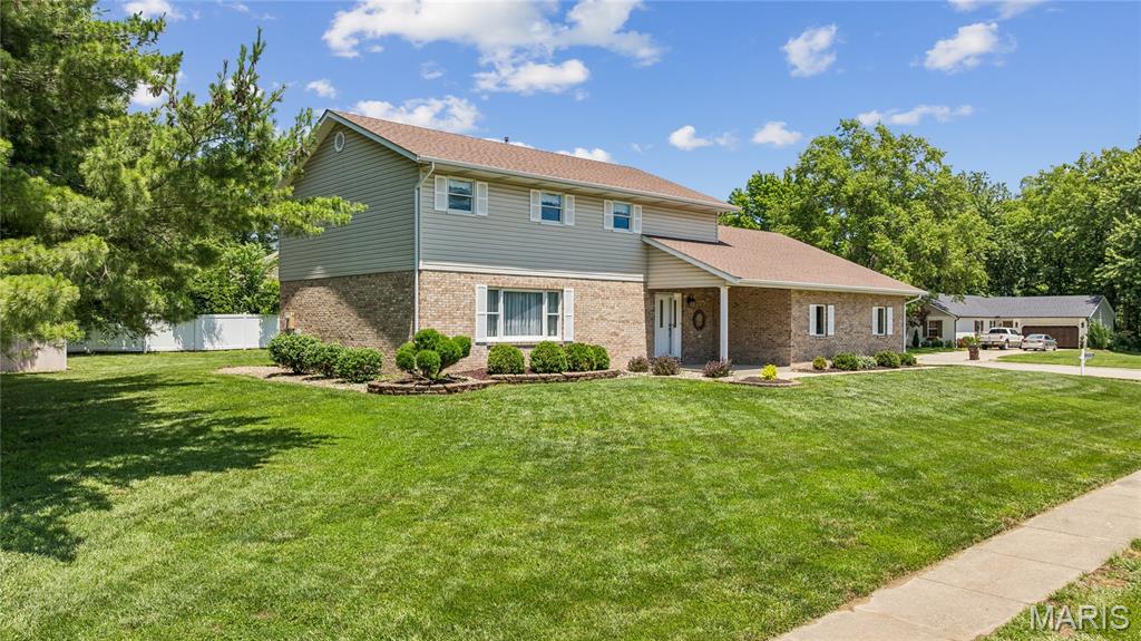 Photo of 945 Ivy Court Troy IL 62294