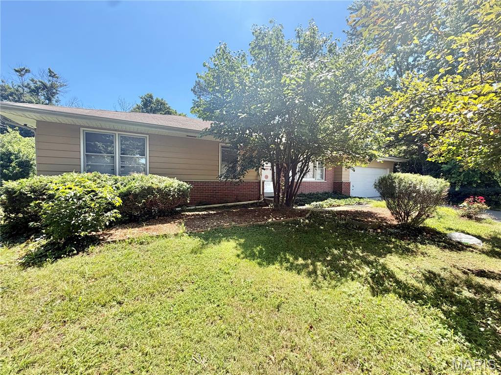 Photo of 7012 N Hanley Road Hazelwood MO 63042