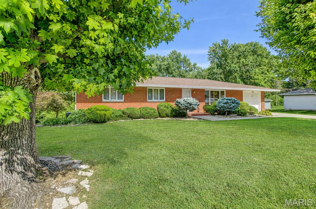 Photo of 4 Chapel Court Collinsville IL 62234