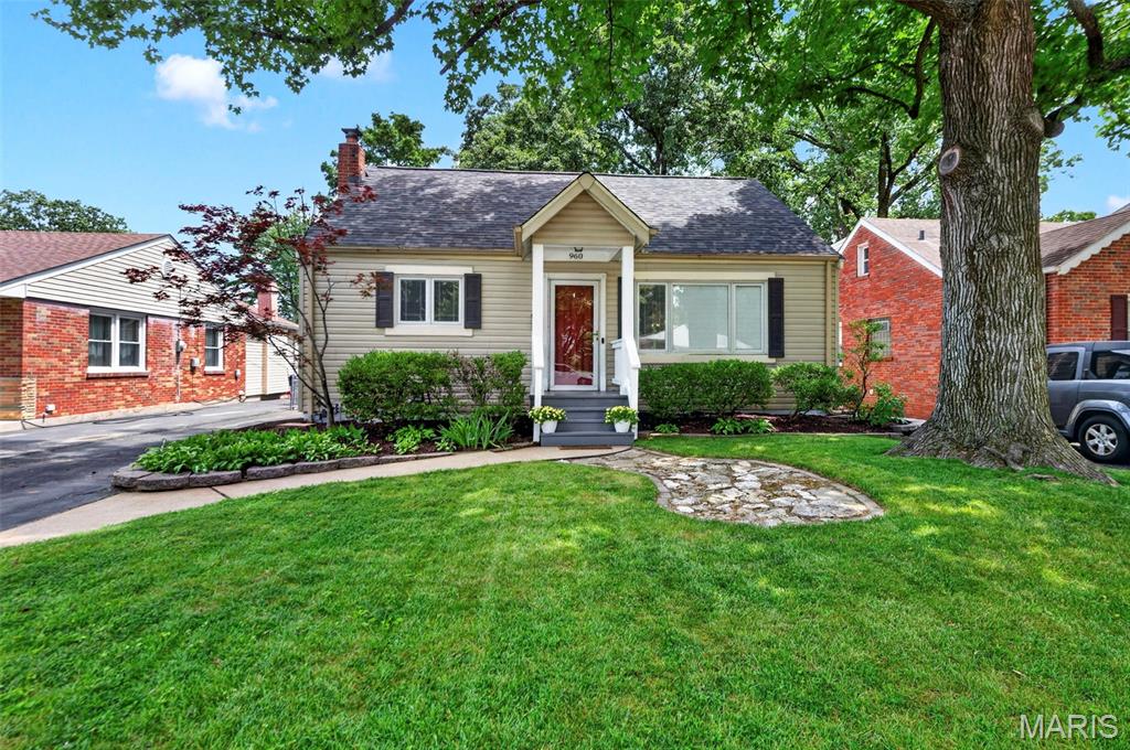 Photo of 960 Briarton Drive St Louis MO 63126