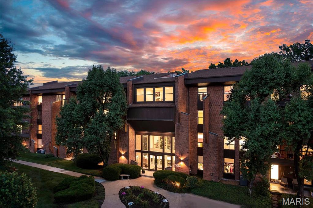 Photo of 550 Coeur De Royale Drive #206 Creve Coeur MO 63141