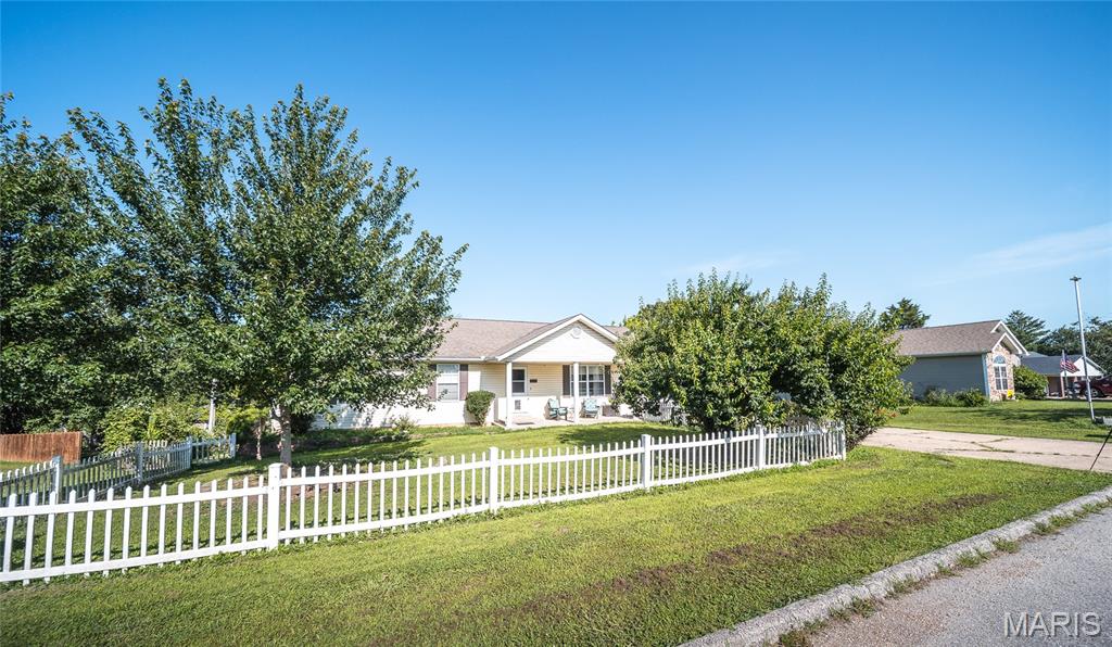 Photo of 502 McClaren Way Dixon MO 65459