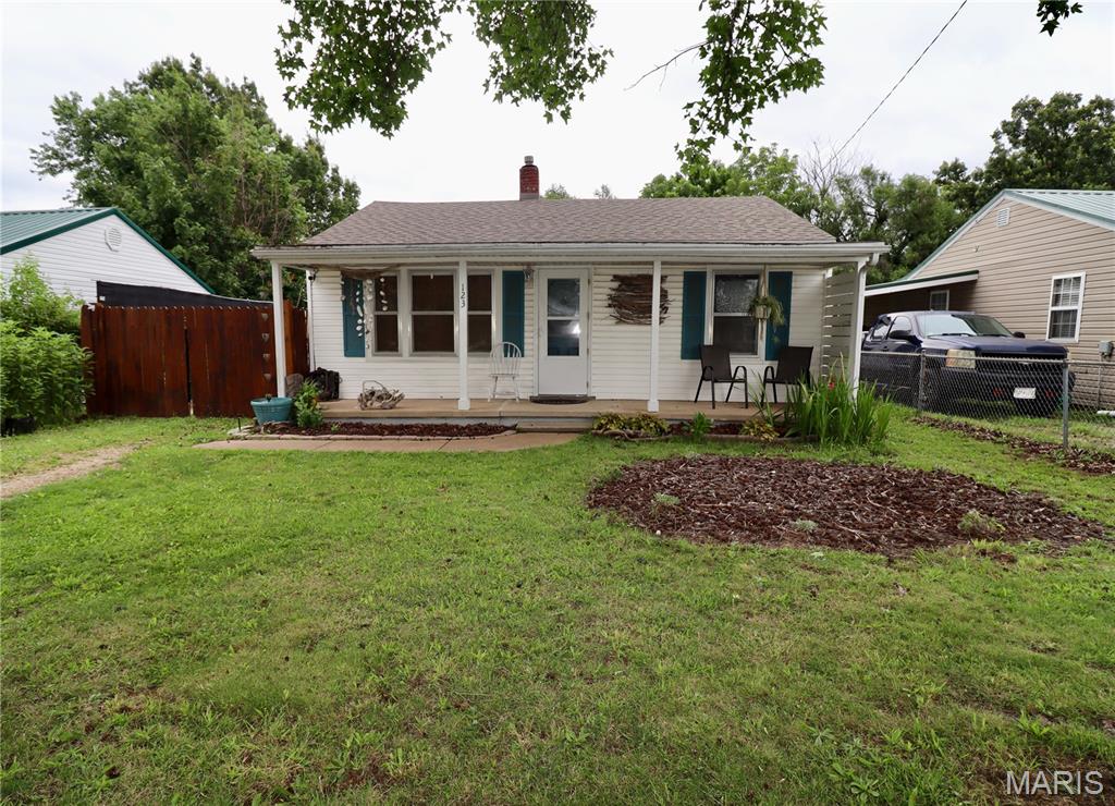 Photo of 123 Cedar Crest Drive Lebanon MO 65536