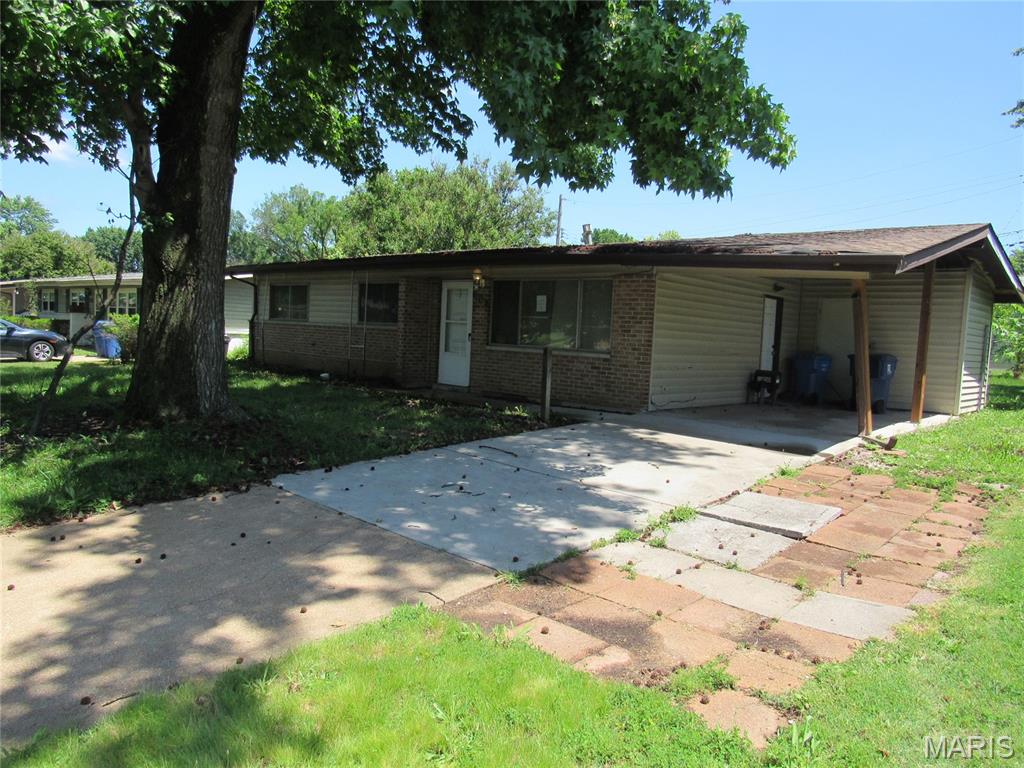 Photo of 1950 Thunderbird Avenue Florissant MO 63033