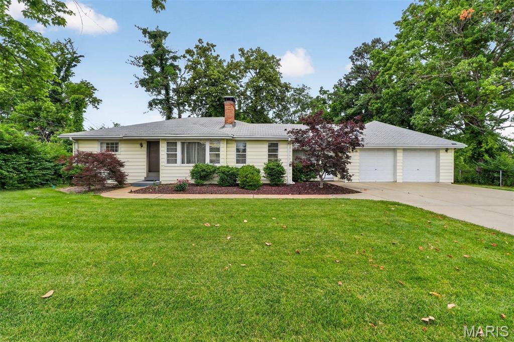 Photo of 11147 Olive Boulevard Creve Coeur MO 63141