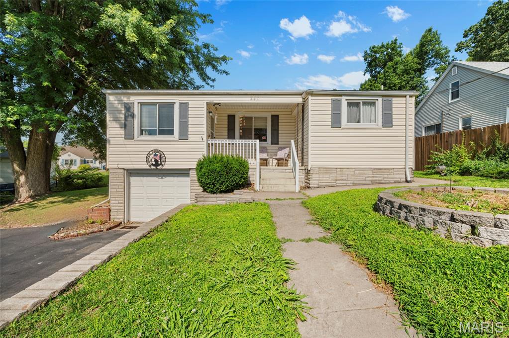 Photo of 240 Herbert Street Alton IL 62002
