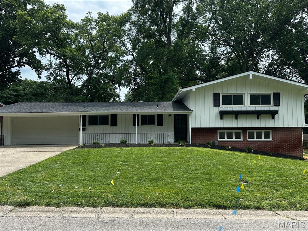Photo of 216 Country Club Lane Belleville IL 62223