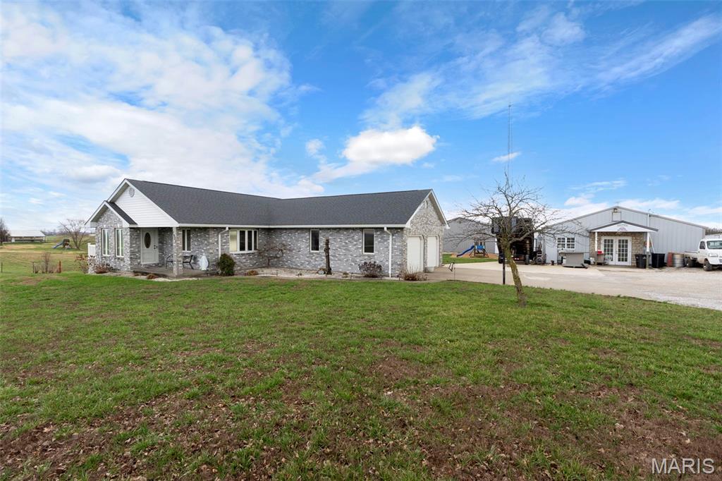 Photo of 7633 Highway F Perryville MO 63775
