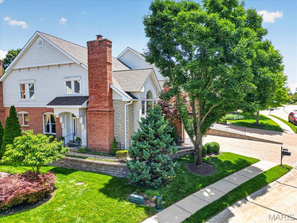 Photo of 12427 Questover Manor Court Creve Coeur MO 63141