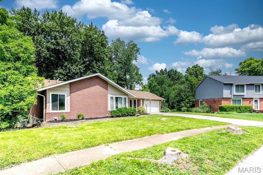 Photo of 471 Maymont Drive Ballwin MO 63011