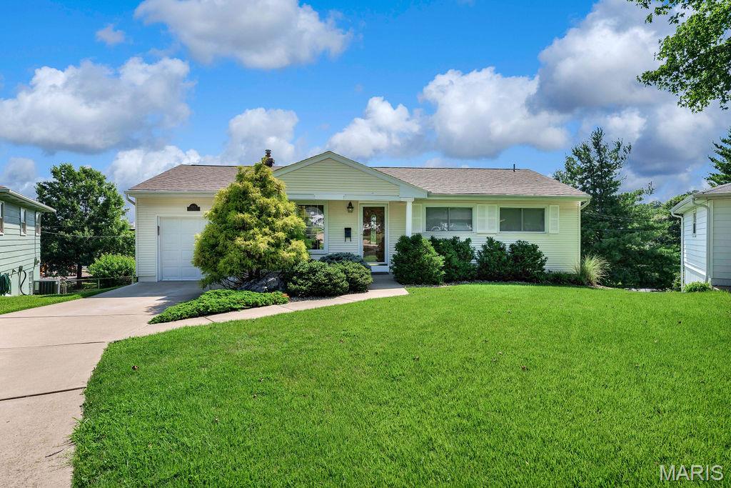 Photo of 1064 Barry Court Kirkwood MO 63122