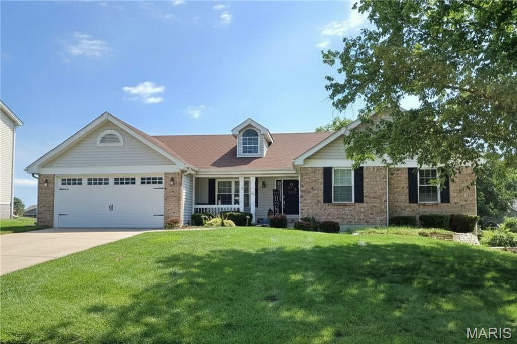 Photo of 418 Fox Lair Drive St Charles MO 63303