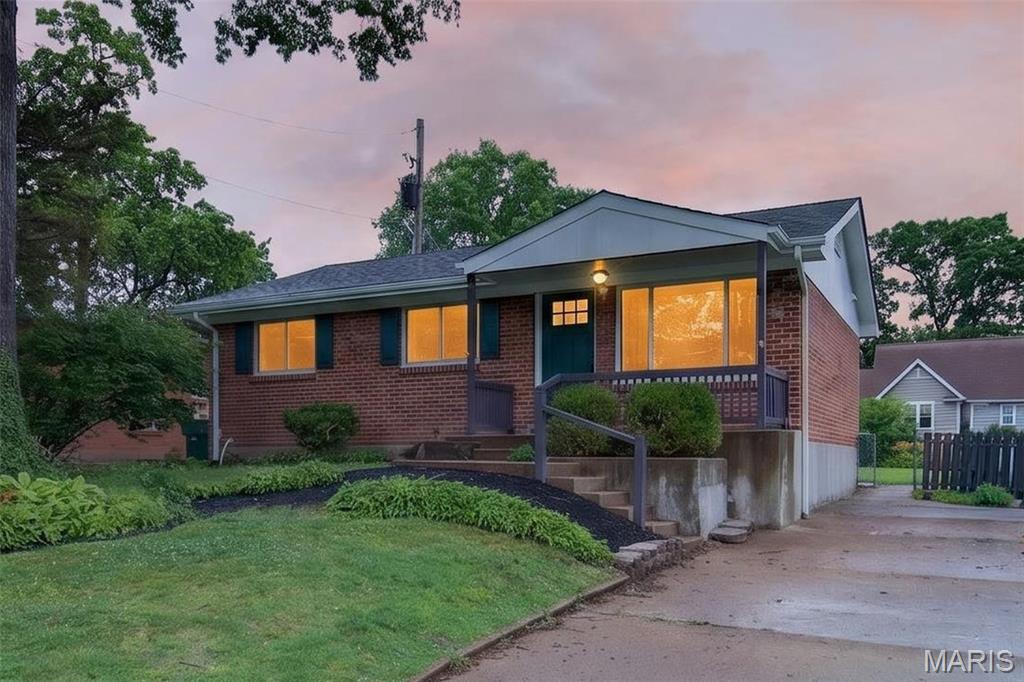 Photo of 7 Oak Tree Drive St Louis MO 63119
