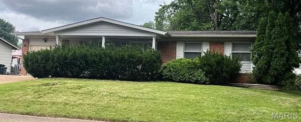 Photo of 1375 Flamingo Drive Florissant MO 63031