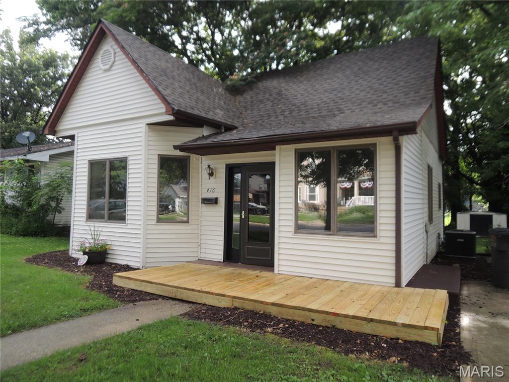 Photo of 416 S Elm Street Greenville IL 62246