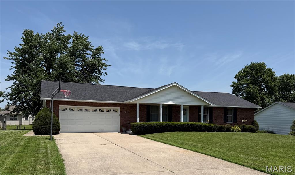 Photo of 1217 W County Road Jerseyville IL 62052