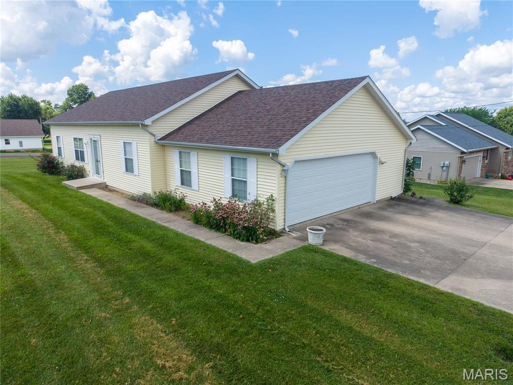 Photo of 2204 Brian Street Vandalia IL 62471