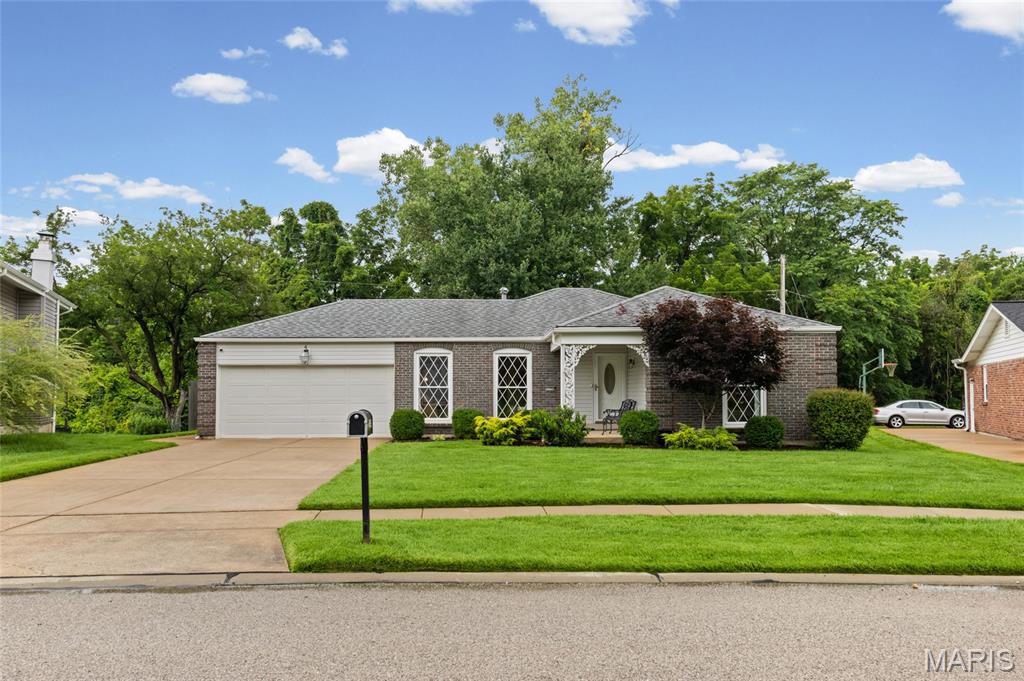 Photo of 11756 Long Leaf Circle St Louis MO 63146