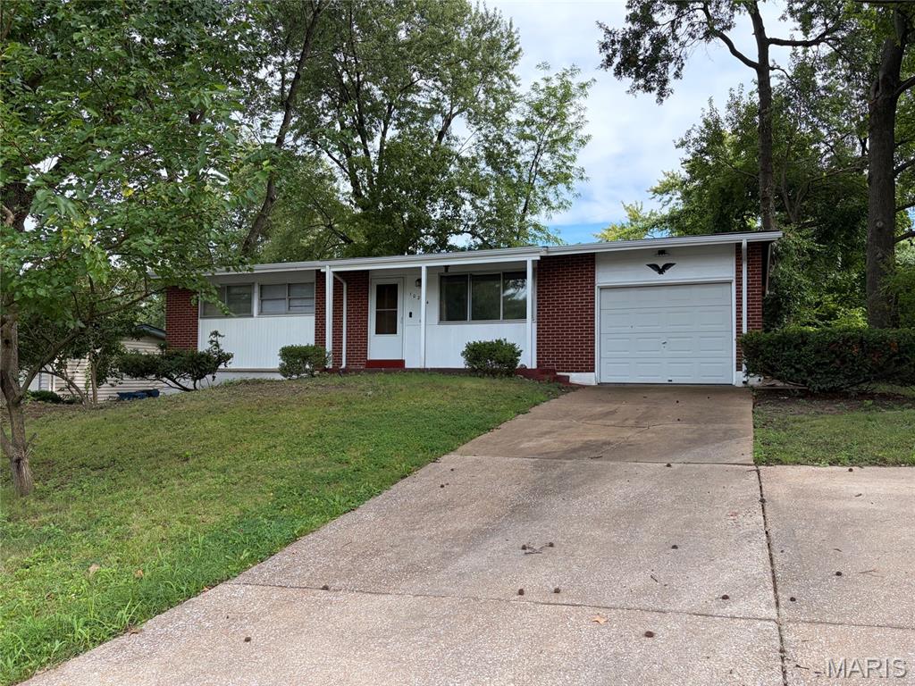 Photo of 10204 Dacey Drive Dellwood MO 63136