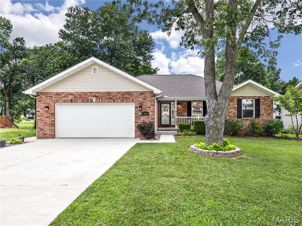 Photo of 415 High Point Dr Edwardsville IL 62025