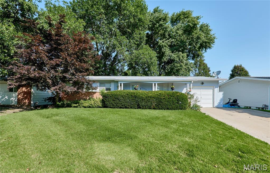 Photo of 2755 Patterson Road Florissant MO 63031