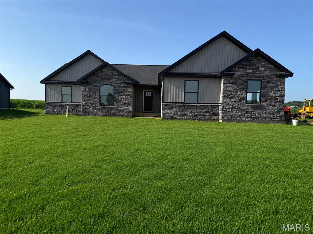 Photo of 1006 Brianna Court Jerseyville IL 62052