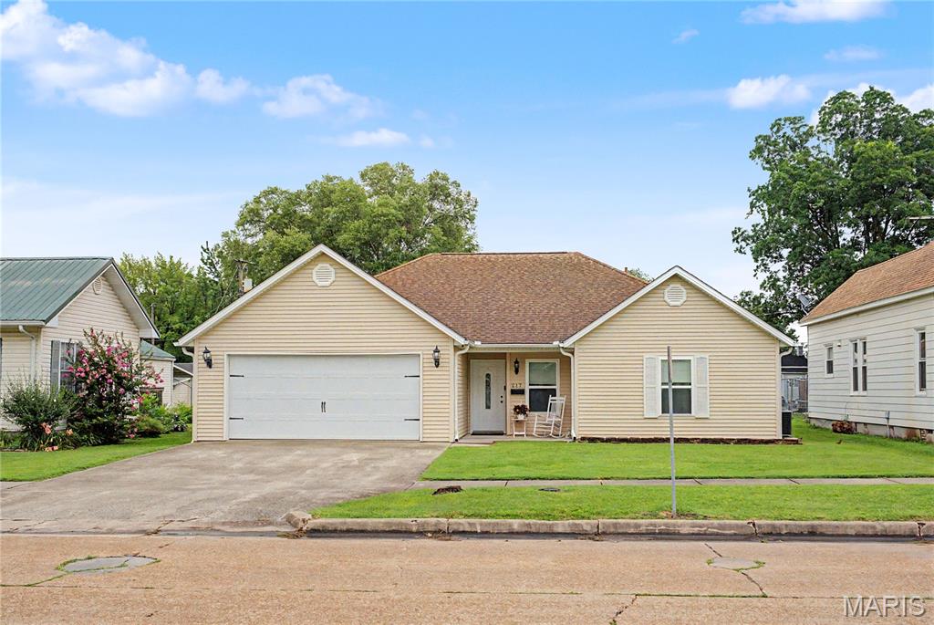Photo of 217 Elliott Avenue Chaffee MO 63740