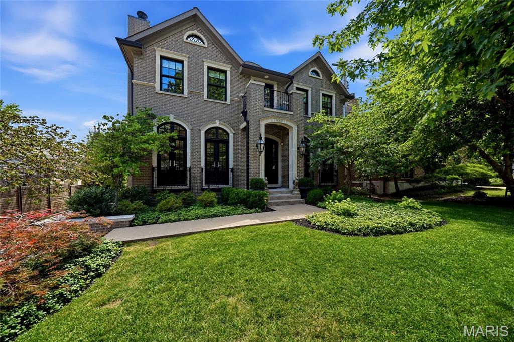 Photo of 8300 Kingsbury Boulevard Clayton MO 63105