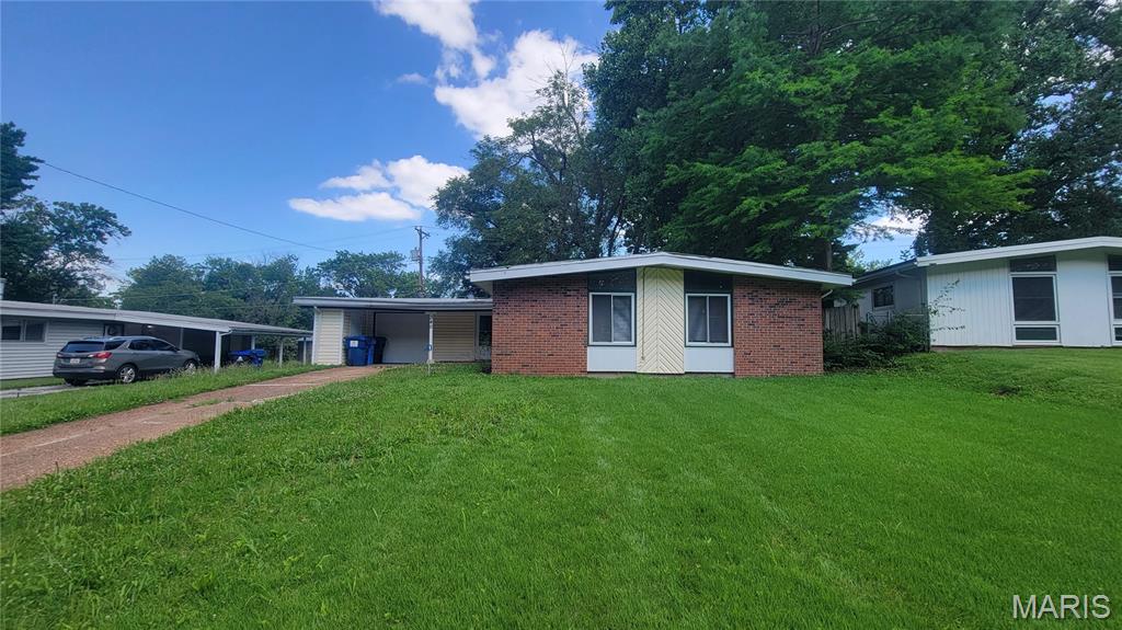 Photo of 340 Holiday Hill Drive Florissant MO 63033