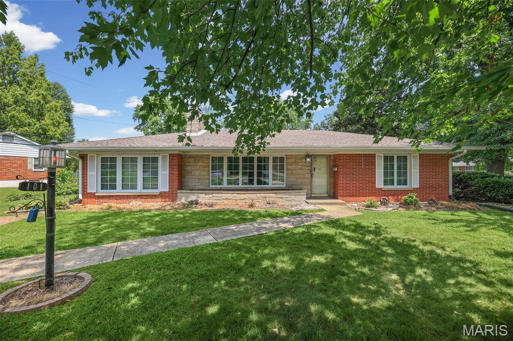 Photo of 101 Clearview Drive Belleville IL 62223