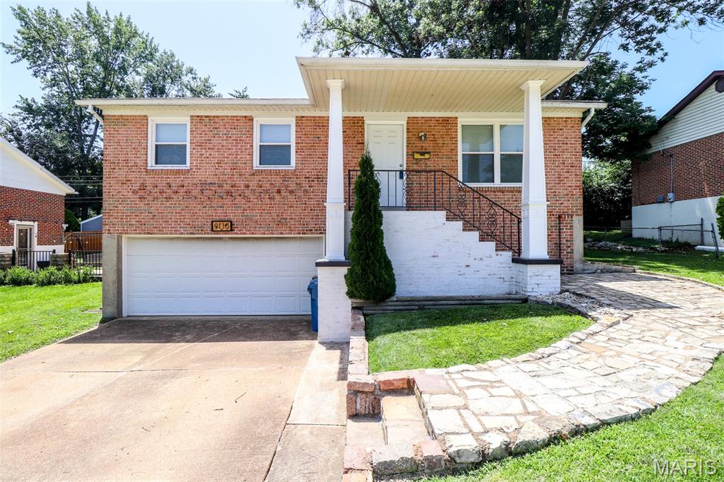 Photo of 9110 Radiom Drive St Louis MO 63123
