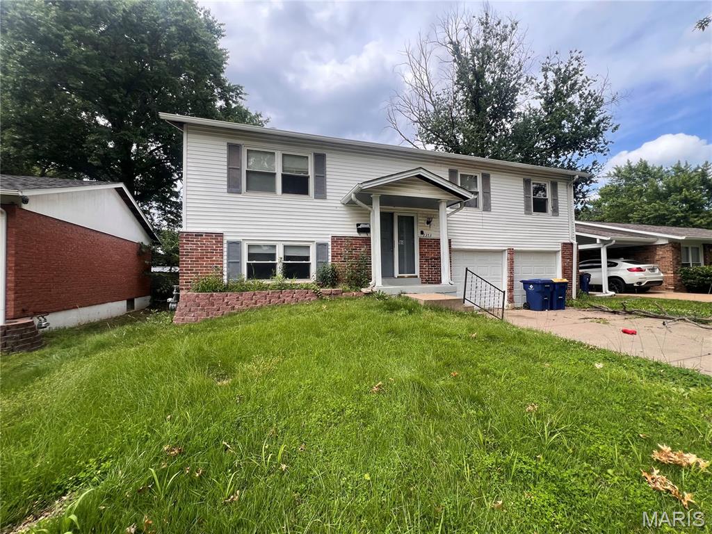 Photo of 2353 Kingsford Drive Florissant MO 63031