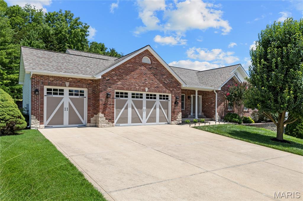 Photo of 945 Huntington Chase Drive Fenton MO 63026