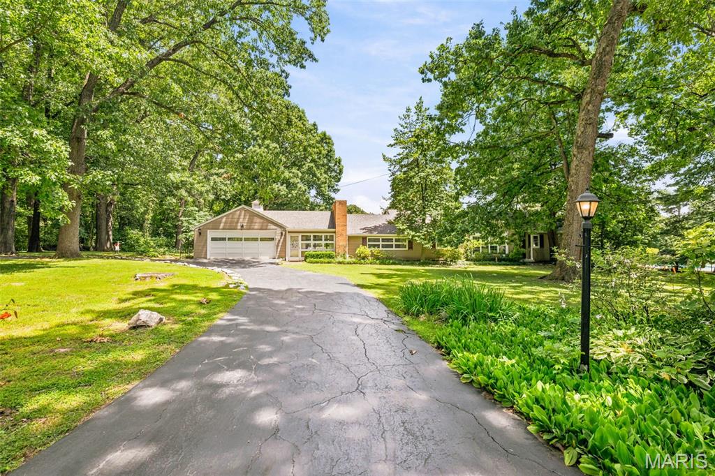 Photo of 1310 Hollins Drive St Louis MO 63135