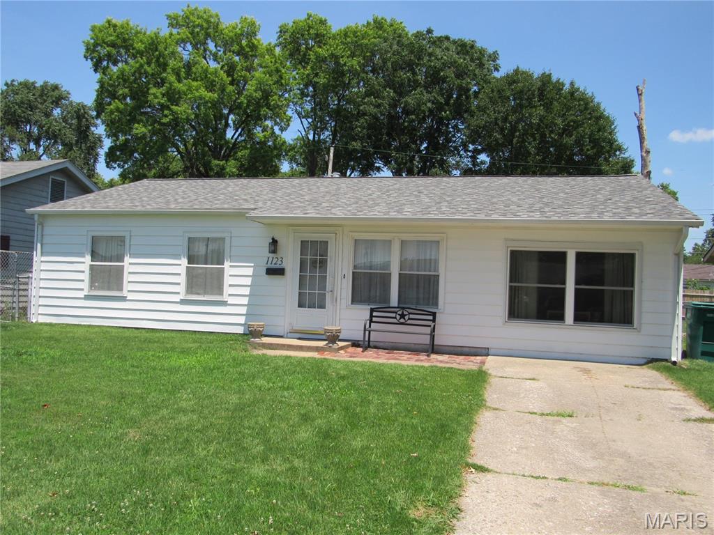 Photo of 1123 Saint Benedict Drive East St Louis IL 62206