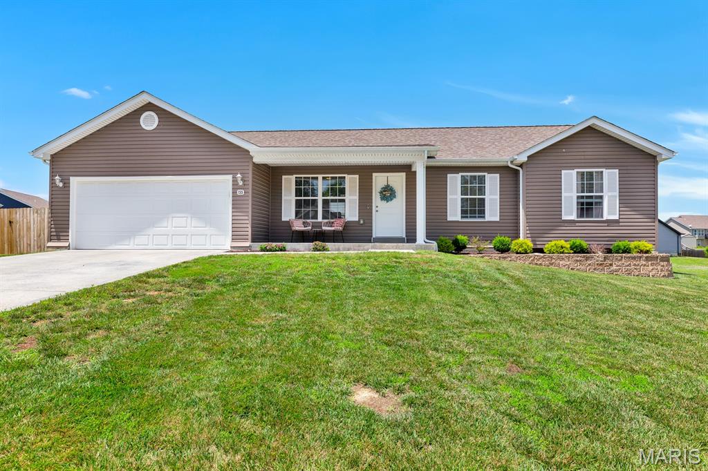 Photo of 155 Williamsburg Lane Troy MO 63379