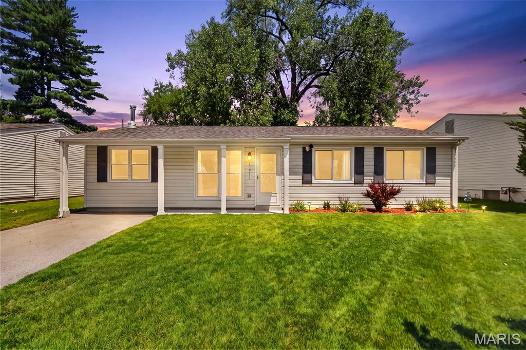 Photo of 11971 Brookmont Drive Maryland Heights MO 63043
