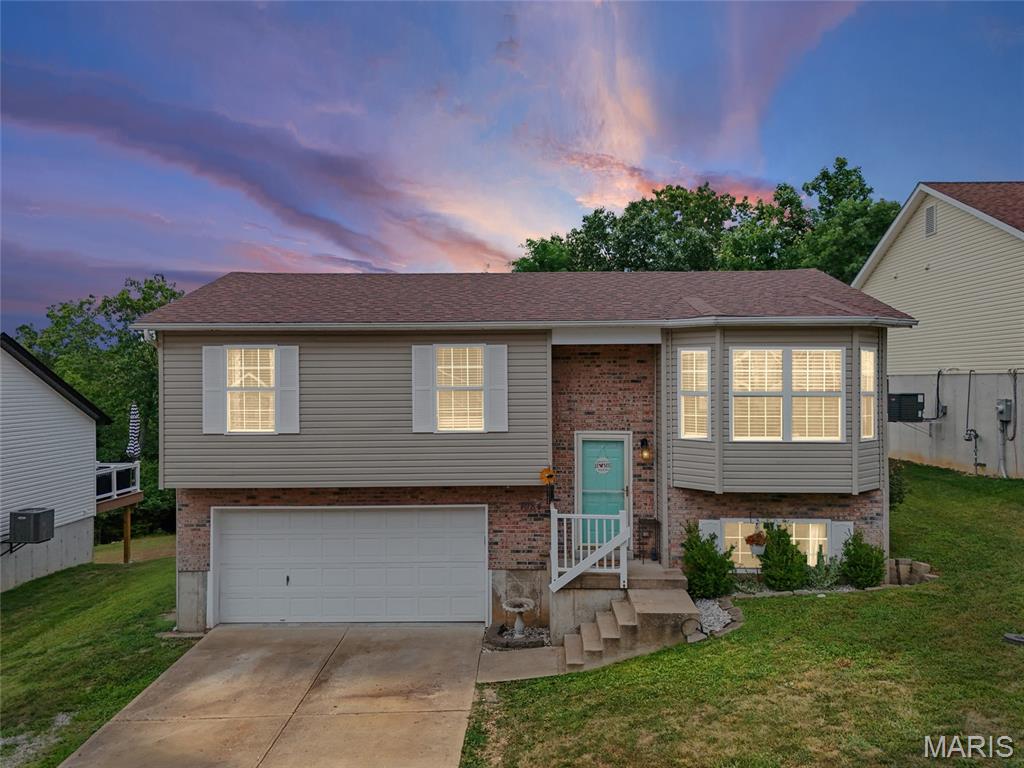 Photo of 1984 Magnolia Way Imperial MO 63070