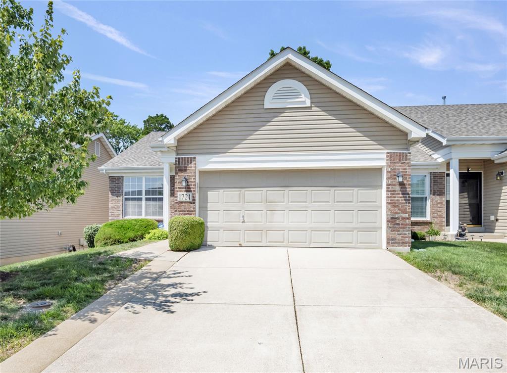 Photo of 1721 Prestshire Drive Fenton MO 63026