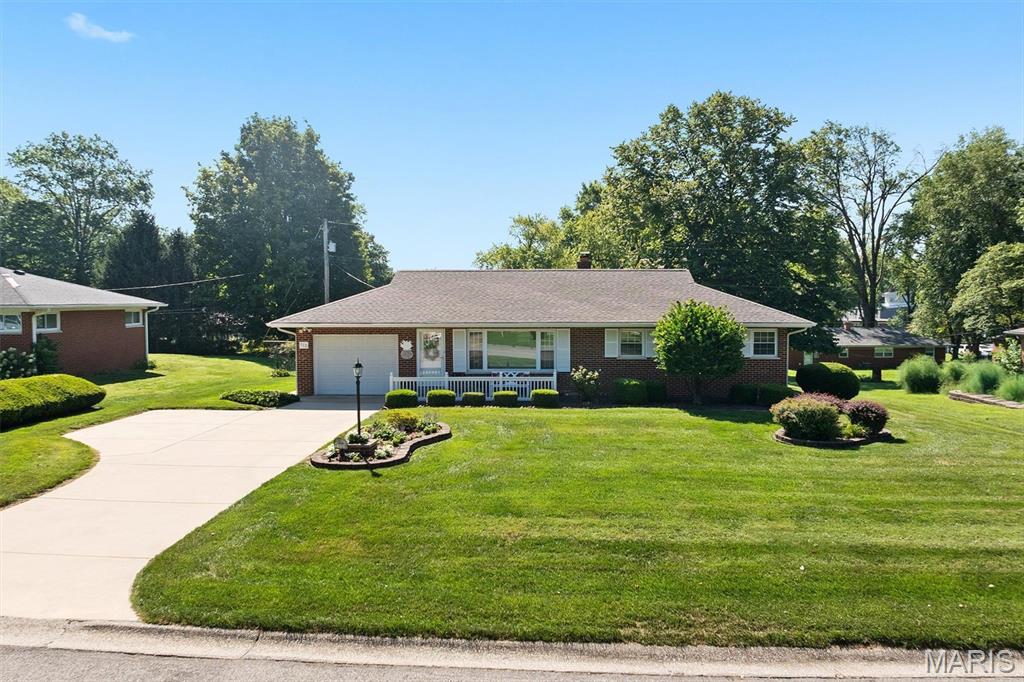 Photo of 112 Cresthaven Drive Belleville IL 62221