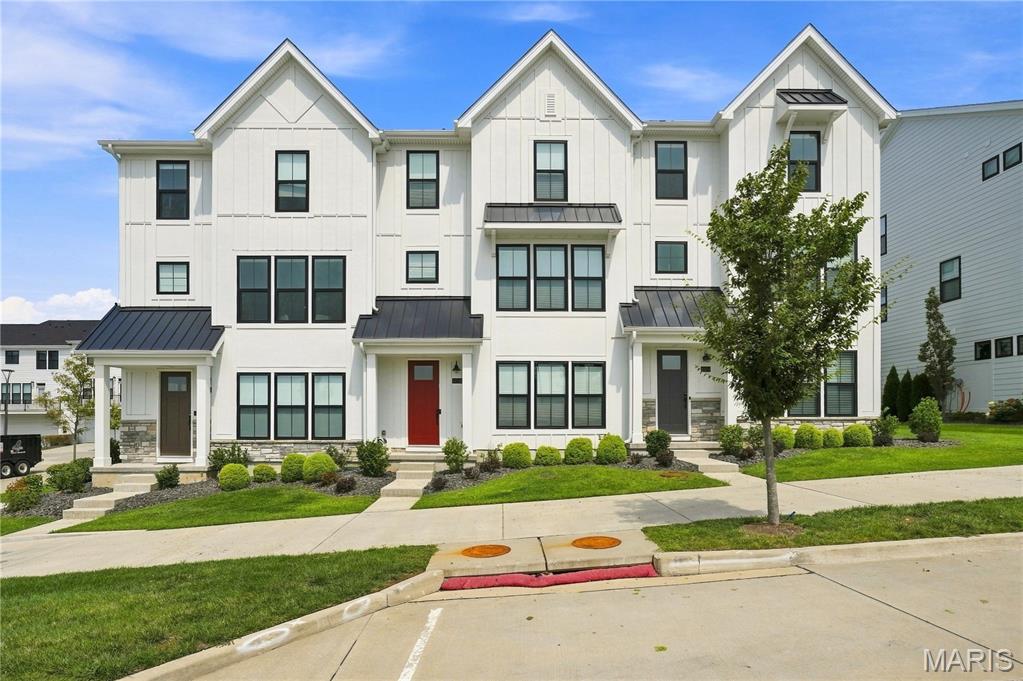 Photo of 16514 Honey Locust Drive Chesterfield MO 63005