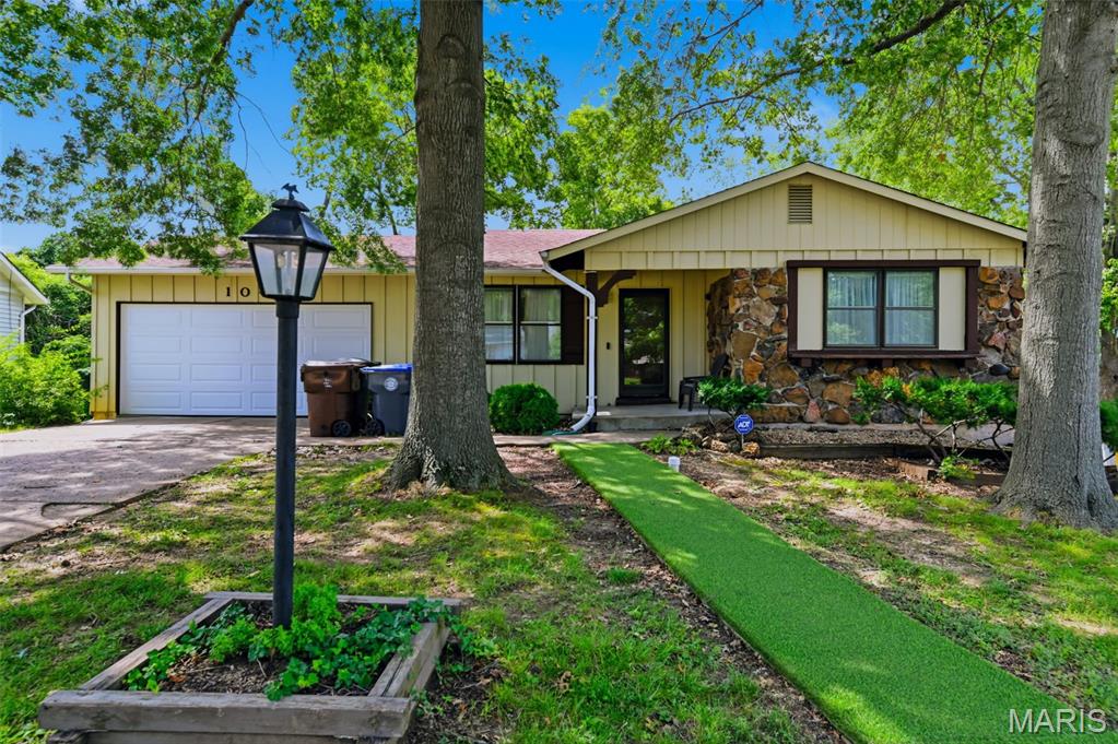 Photo of 104 Jane Drive St Peters MO 63376