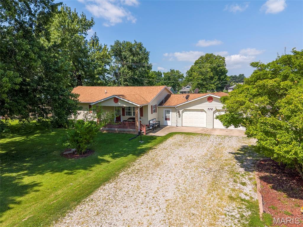 Photo of 716 Springfield Road Gillespie IL 62033