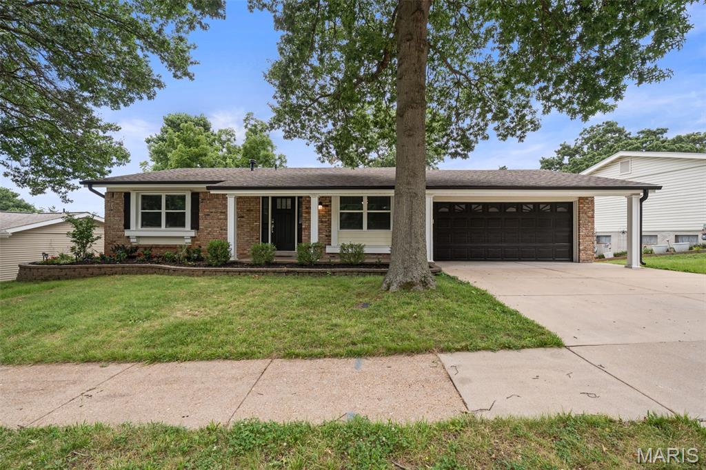 Photo of 628 Hickory Knoll Court Ballwin MO 63021
